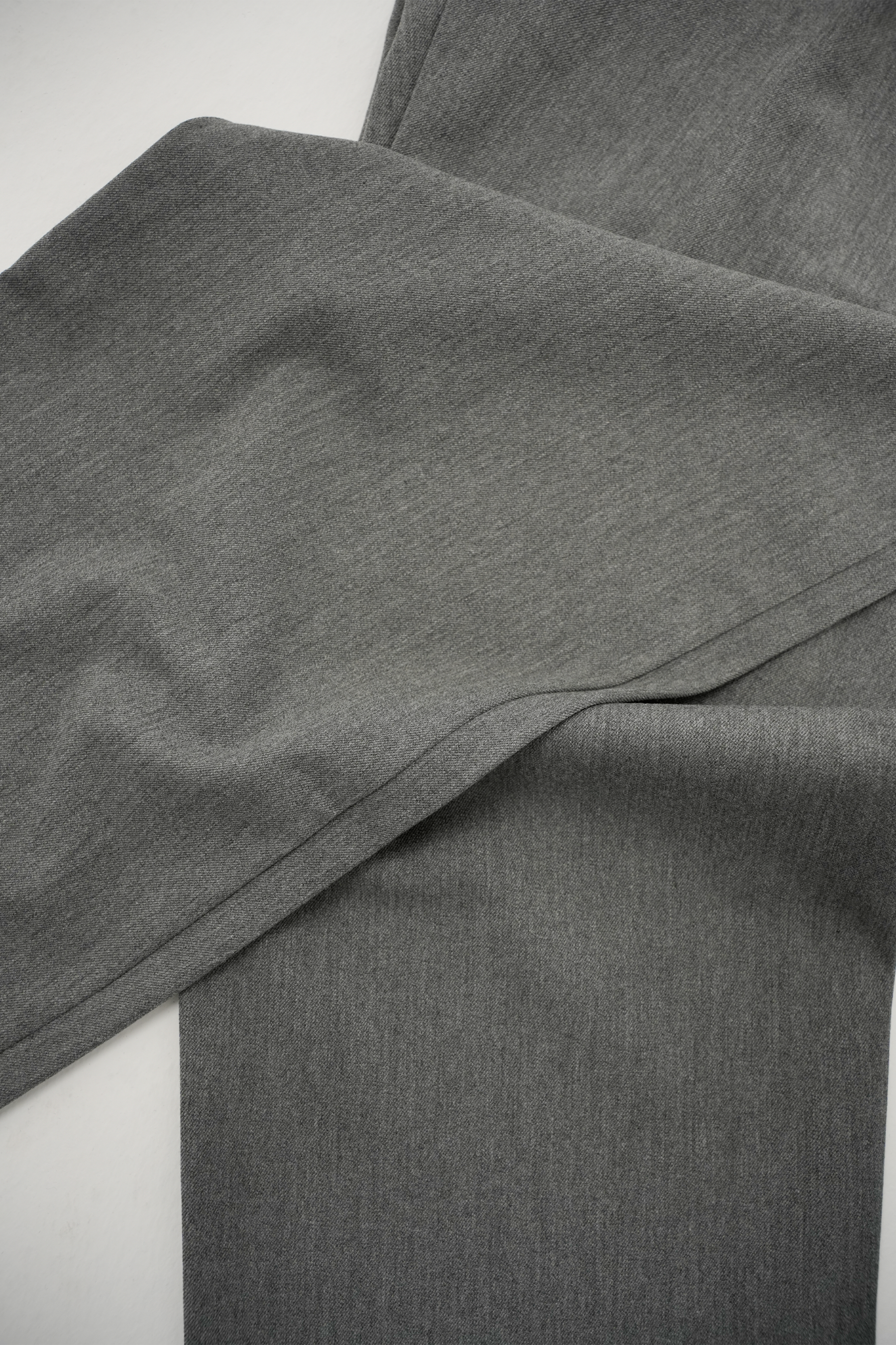 Gri Pileli Basic Kumaş Pantolon